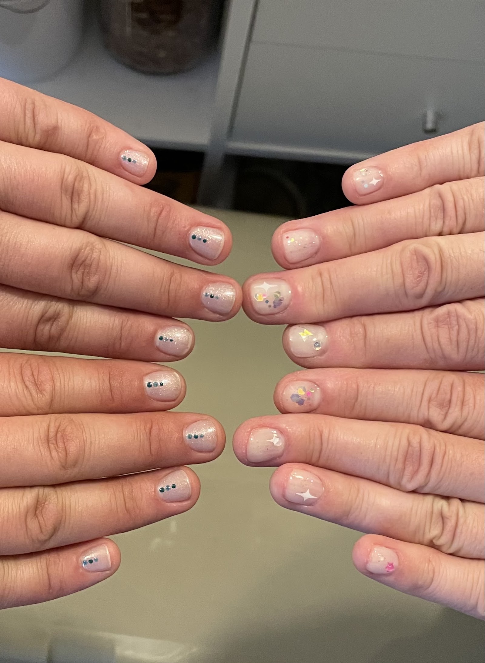 Hey Healthy Nail logo